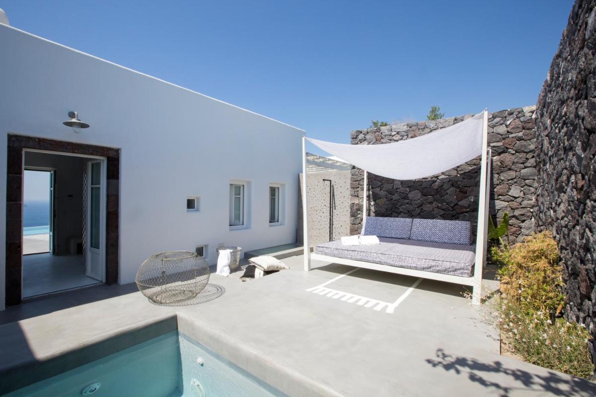 Erosantorini Luxury Private Estate & Suites