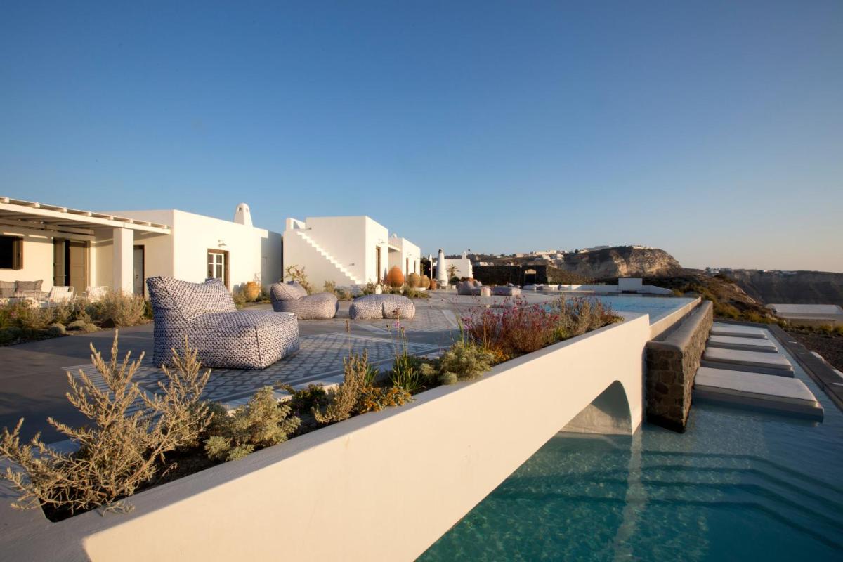 Erosantorini Luxury Private Estate & Suites