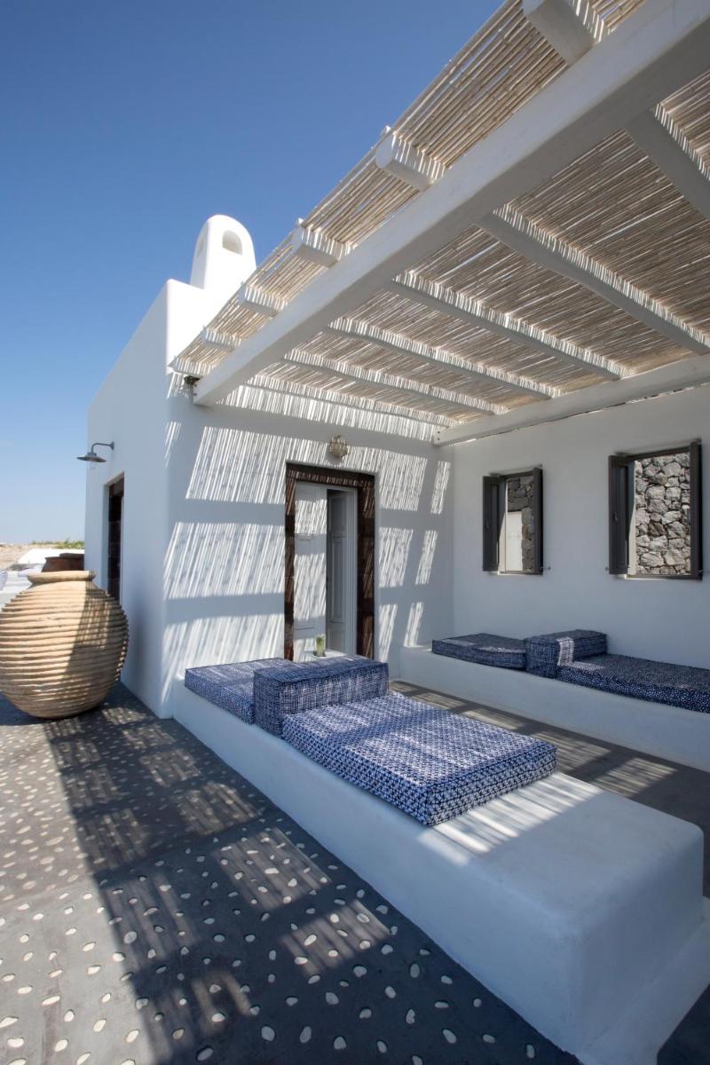 Erosantorini Luxury Private Estate & Suites