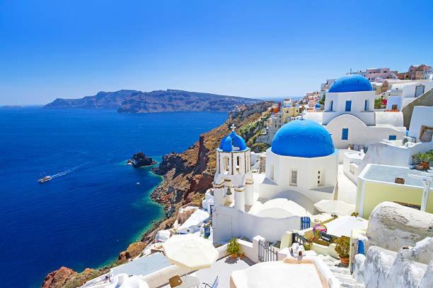 Erosantorini Luxury Private Estate & Suites