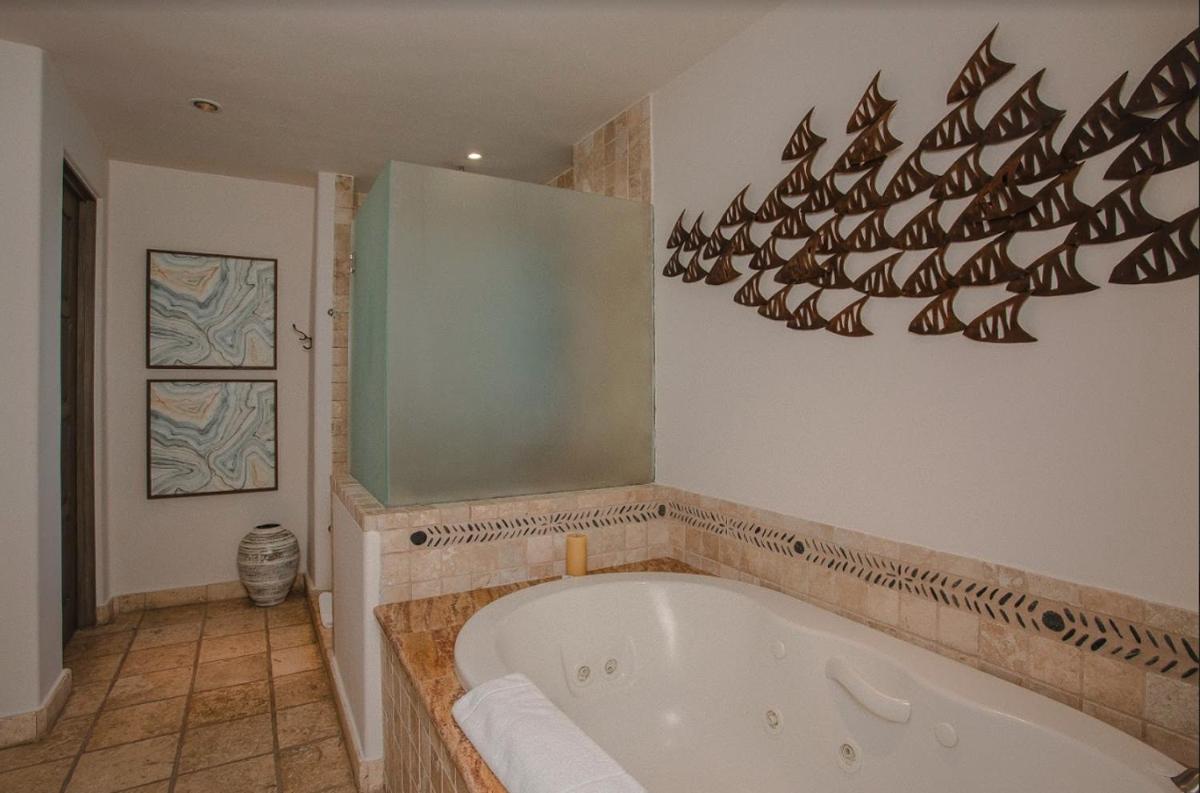 Esperanza, Auberge Collection