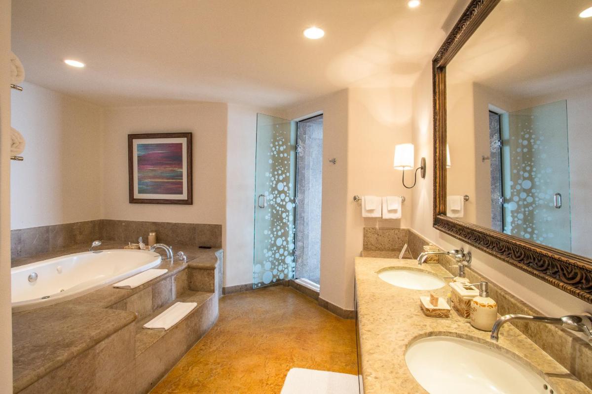 Esperanza, Auberge Collection