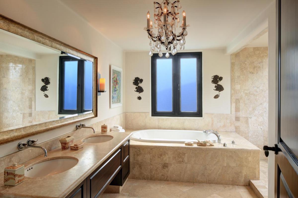 Esperanza, Auberge Collection