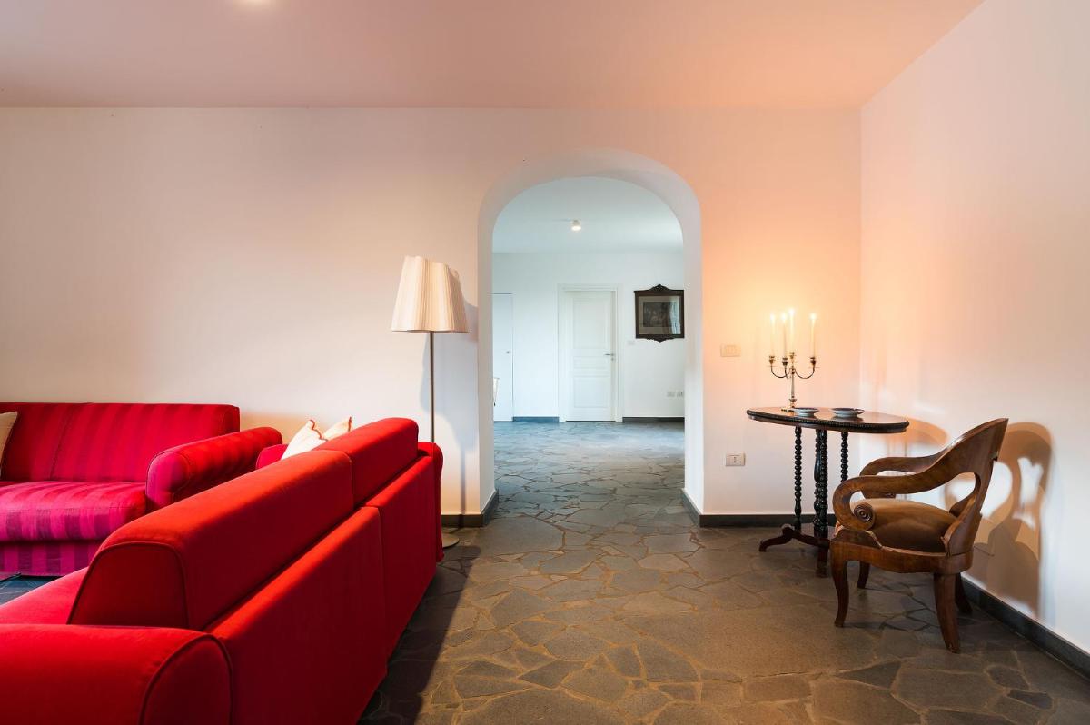 Etna Retreat