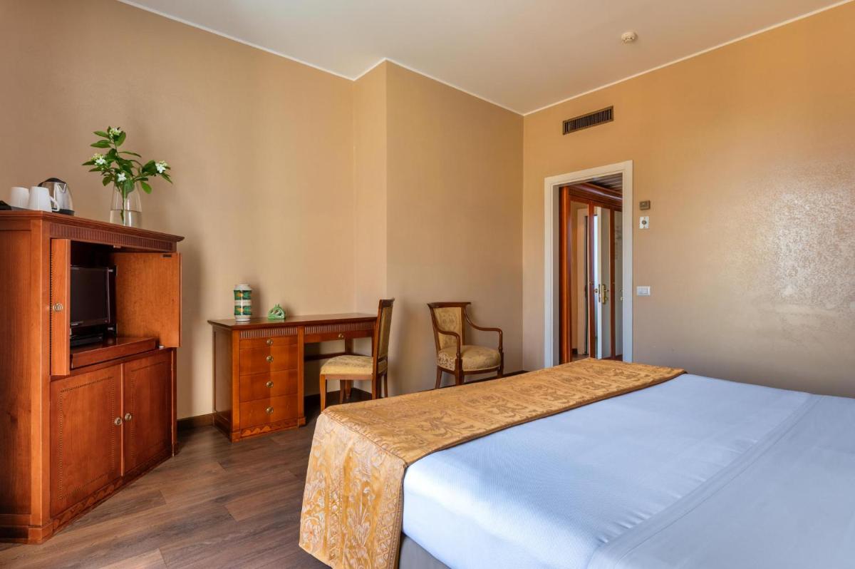 Excelsior Palace Hotel