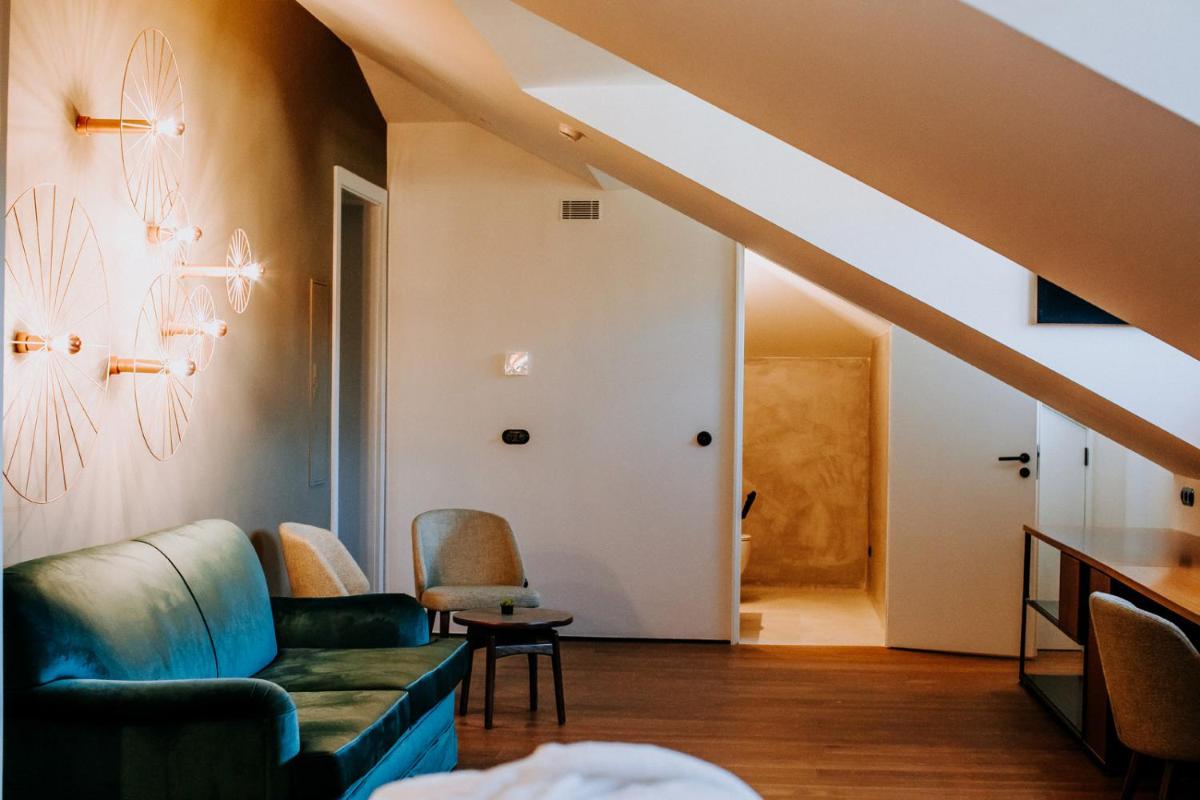Exmo Hotel by Olivia