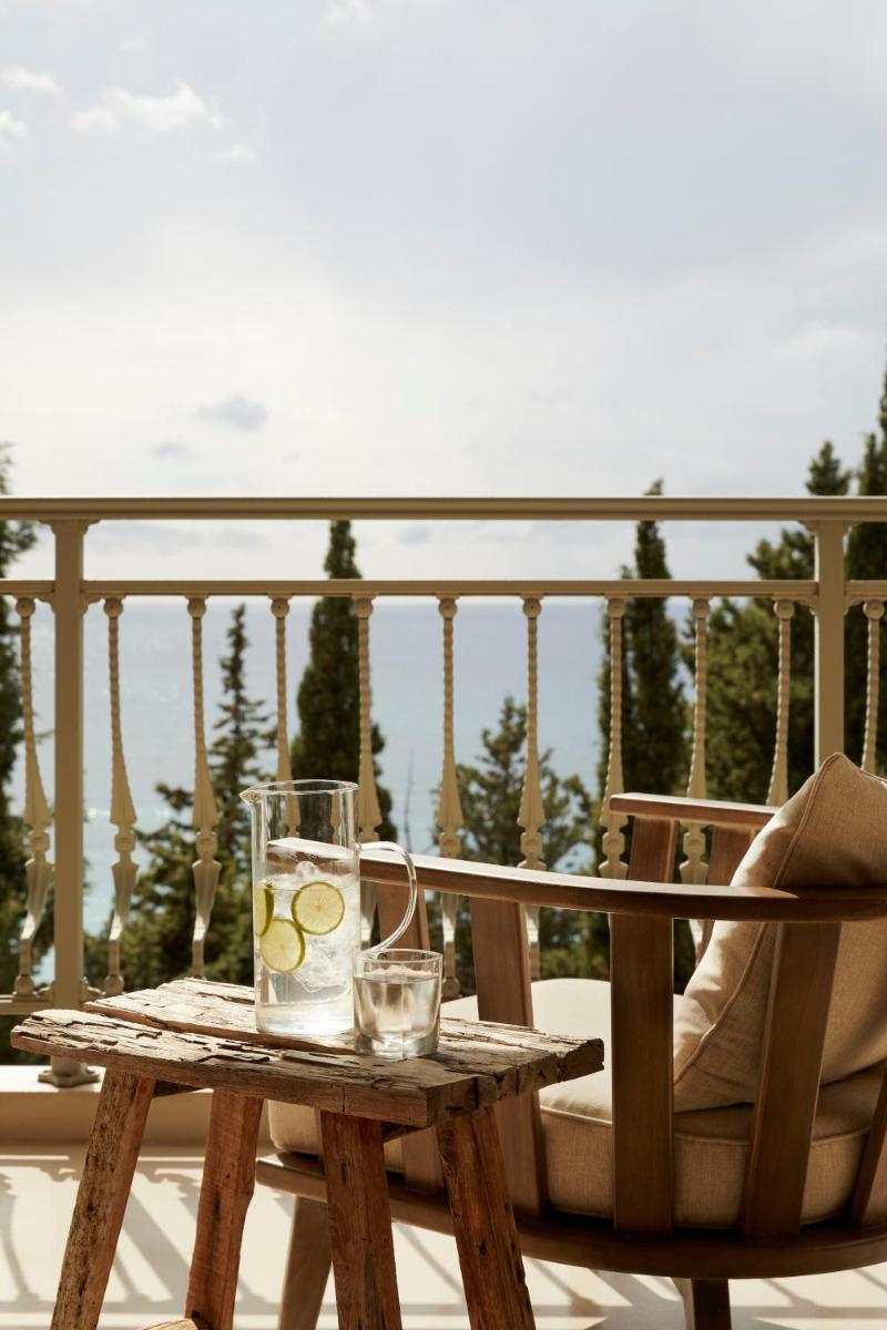 F ZEEN Kefalonia