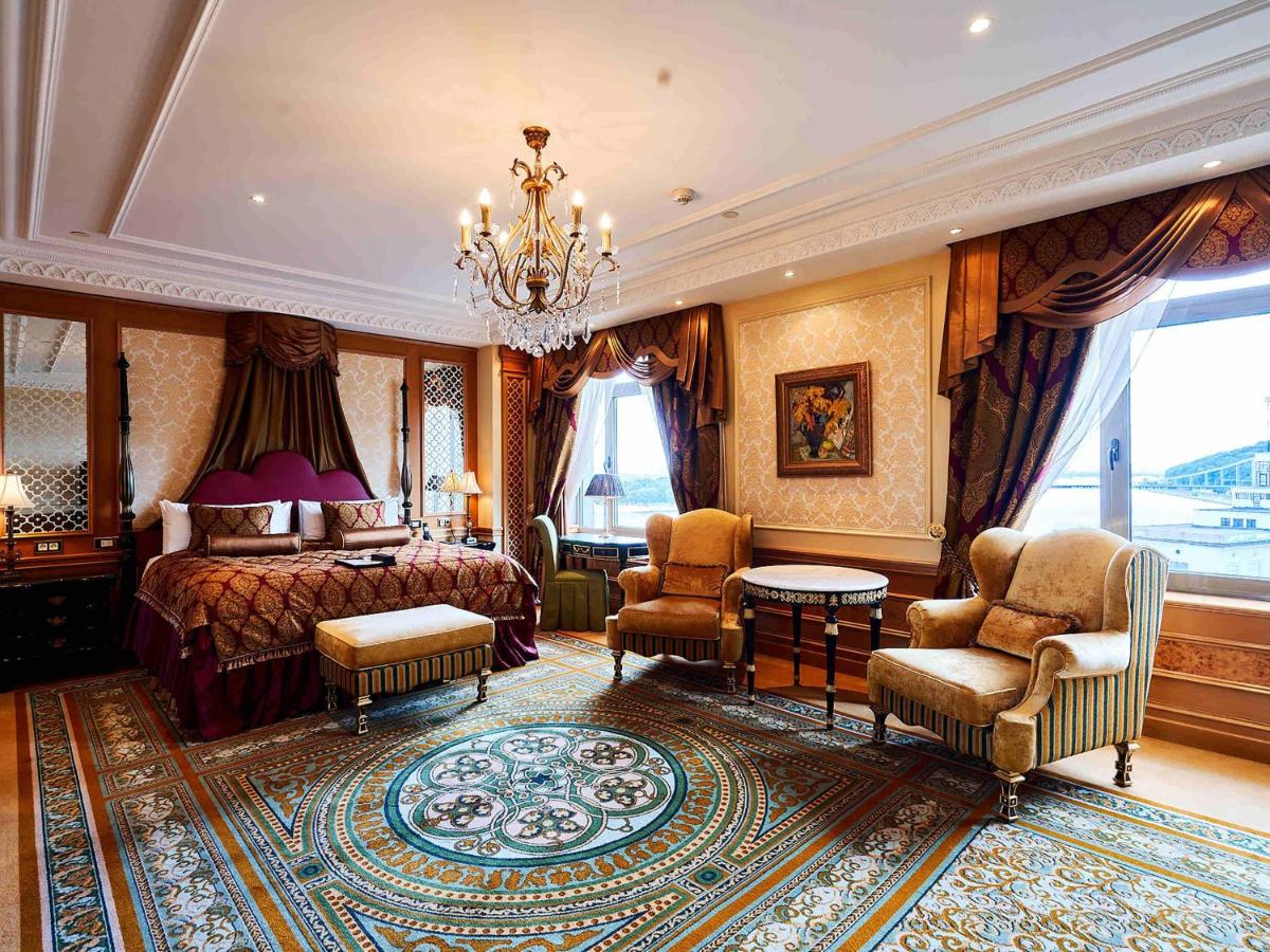 Fairmont Grand Hotel Kyiv