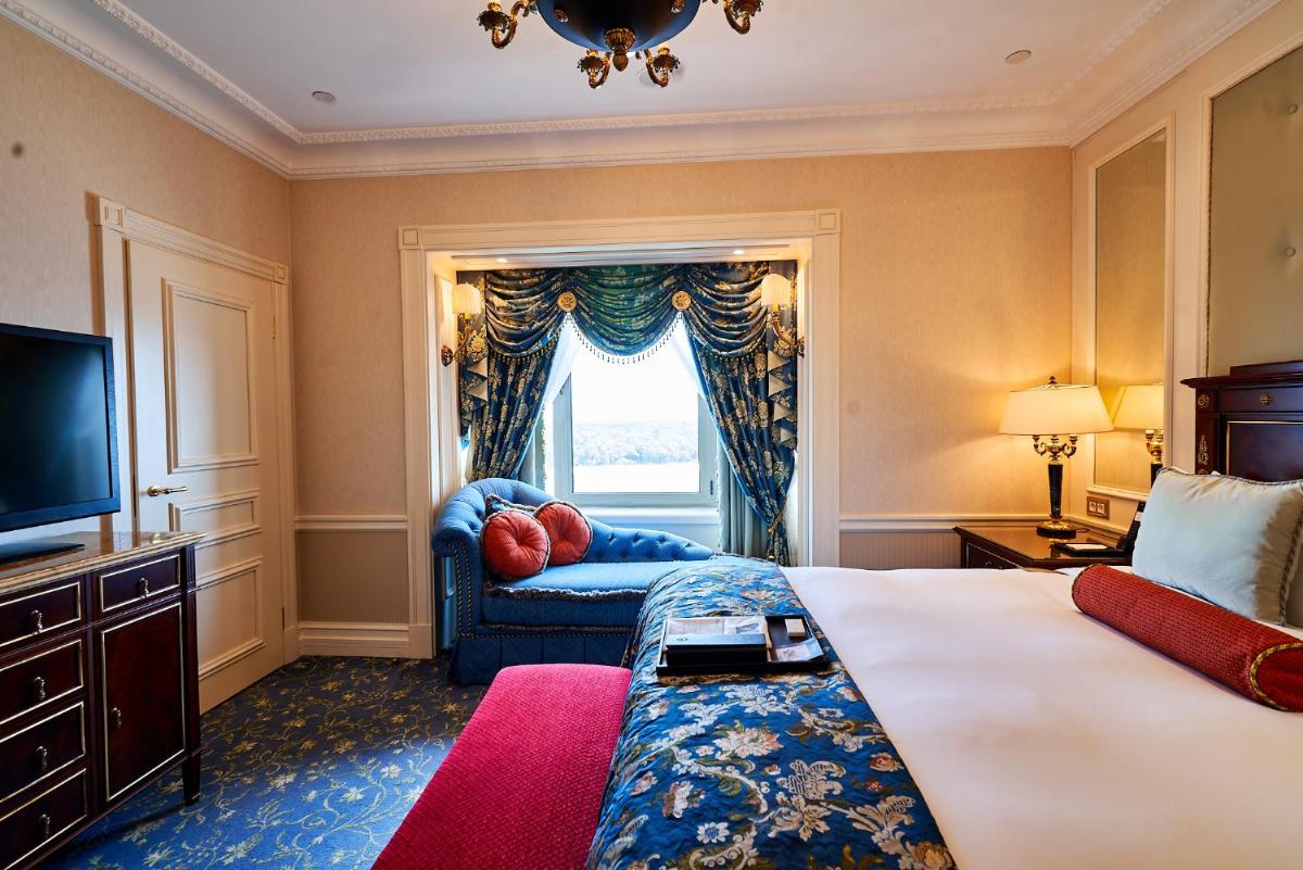 Fairmont Grand Hotel Kyiv