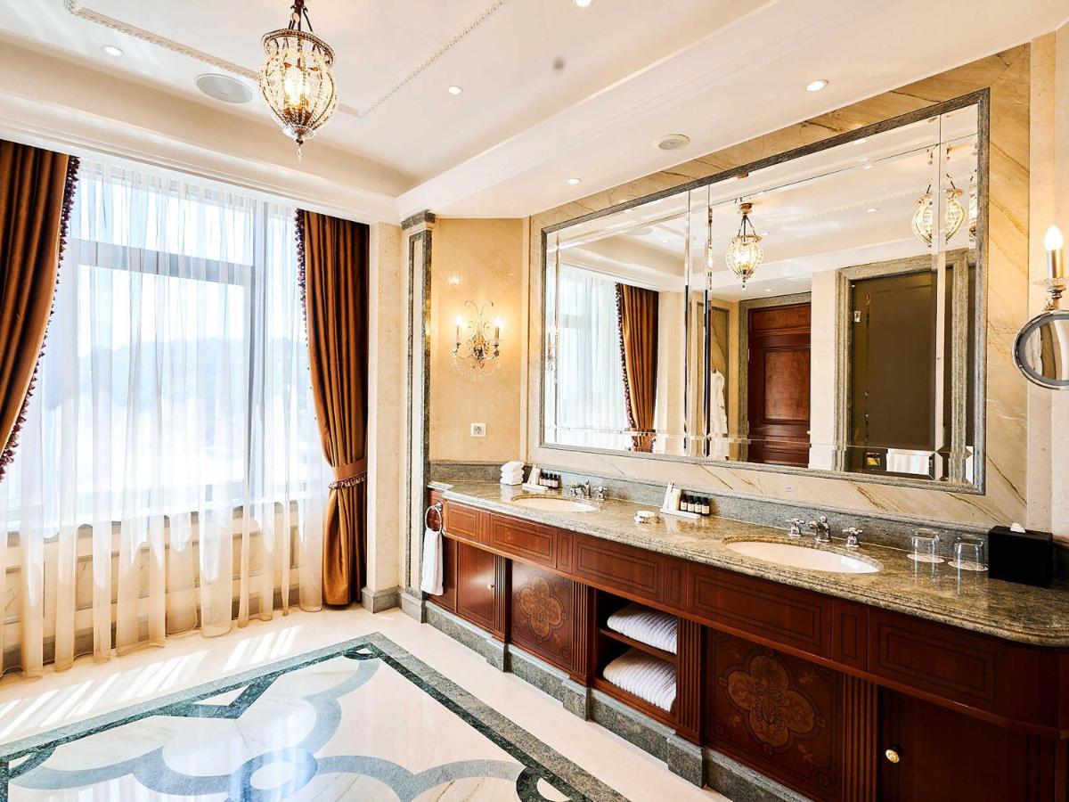Fairmont Grand Hotel Kyiv