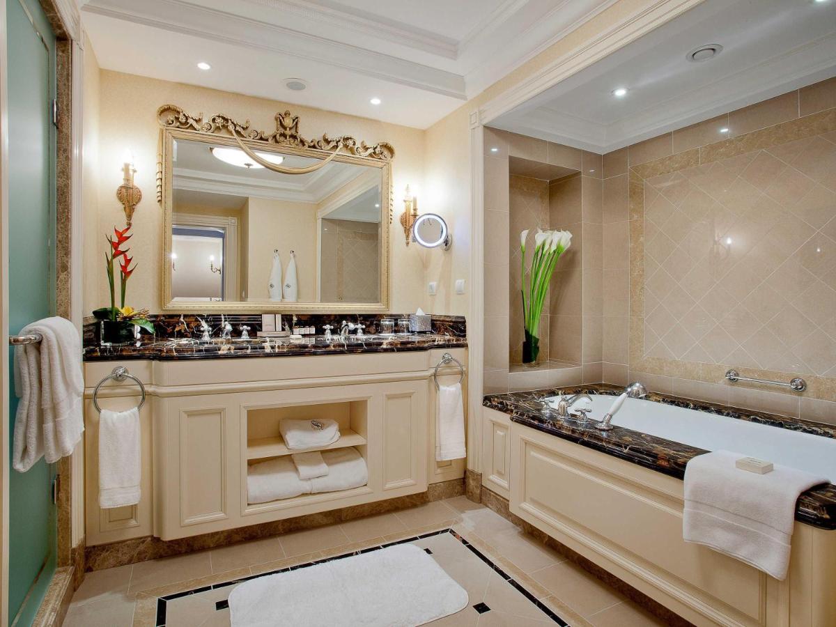 Fairmont Grand Hotel Kyiv