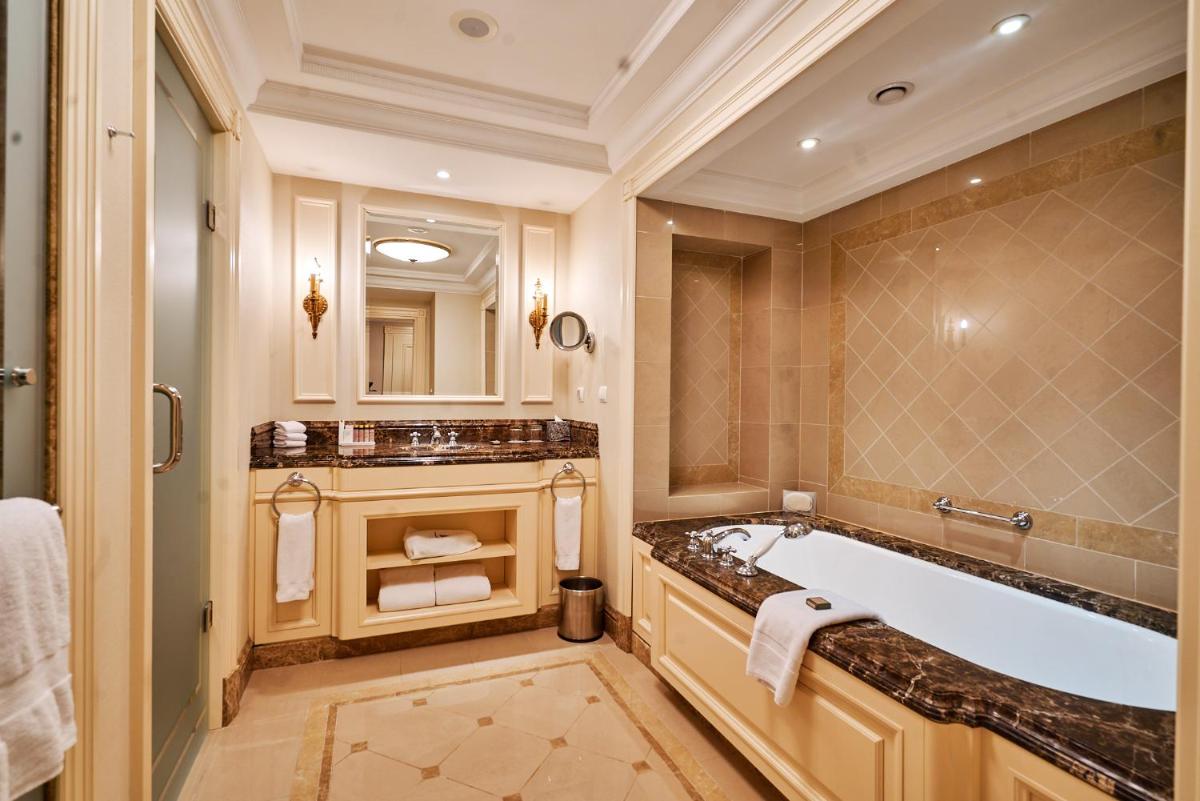 Fairmont Grand Hotel Kyiv