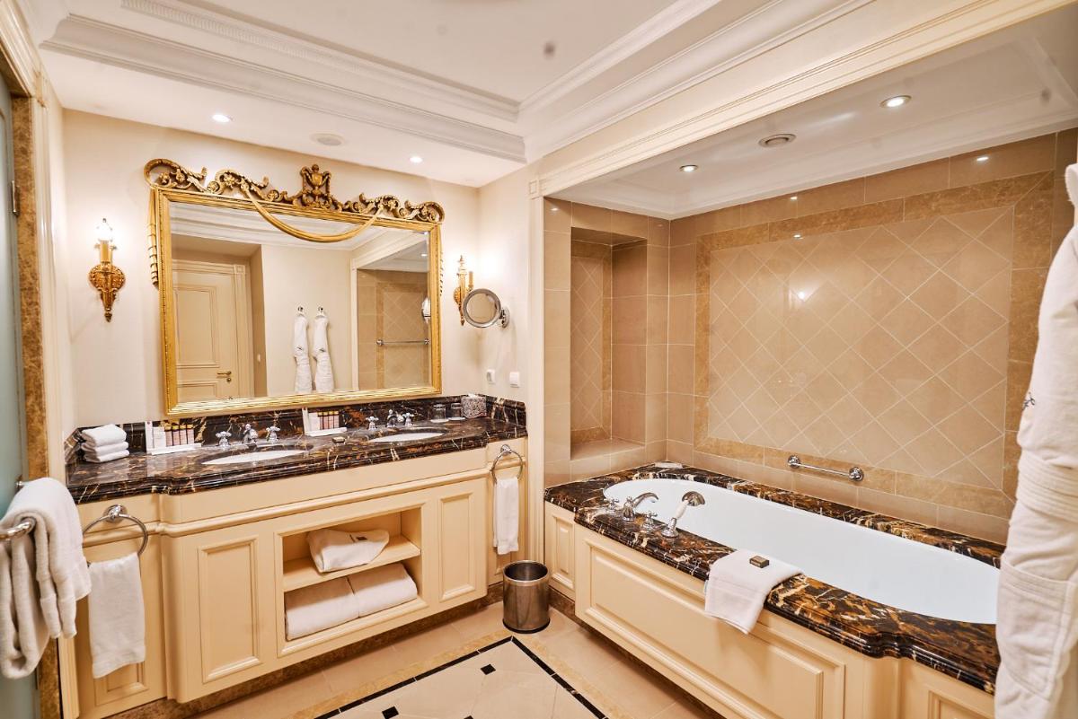 Fairmont Grand Hotel Kyiv
