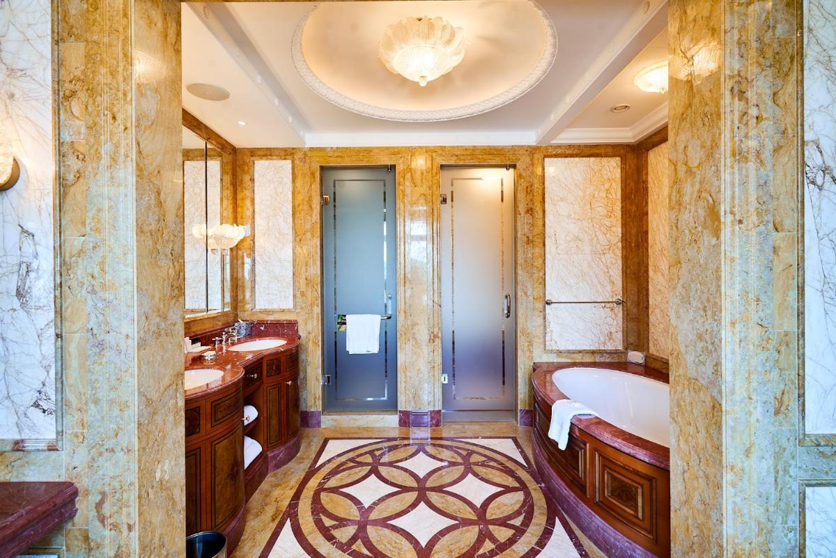 Fairmont Grand Hotel Kyiv