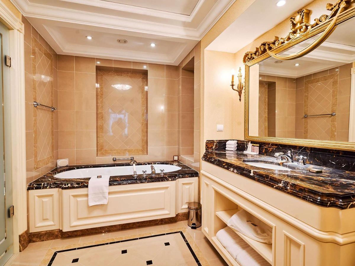 Fairmont Grand Hotel Kyiv