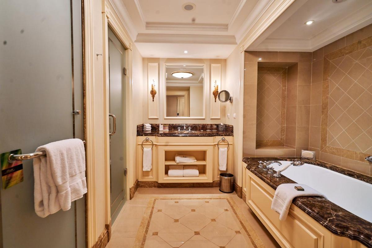Fairmont Grand Hotel Kyiv