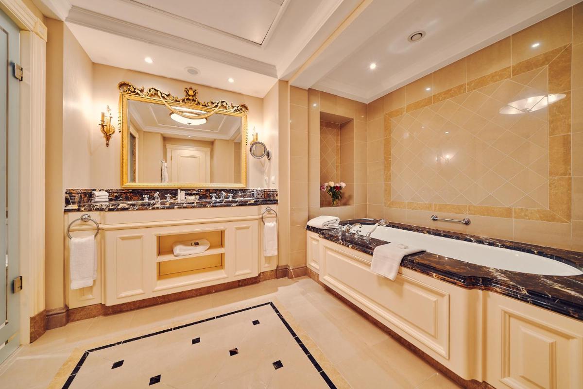 Fairmont Grand Hotel Kyiv