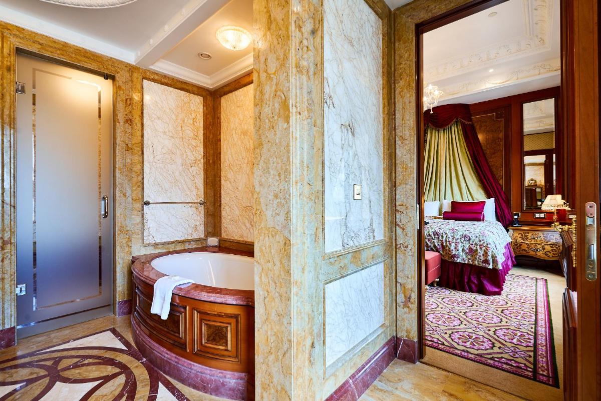 Fairmont Grand Hotel Kyiv