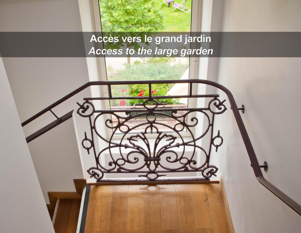 HÔTEL LA FERME DE BOURRAN - RODEZ - parking privé avec bornes pour voitures électriques