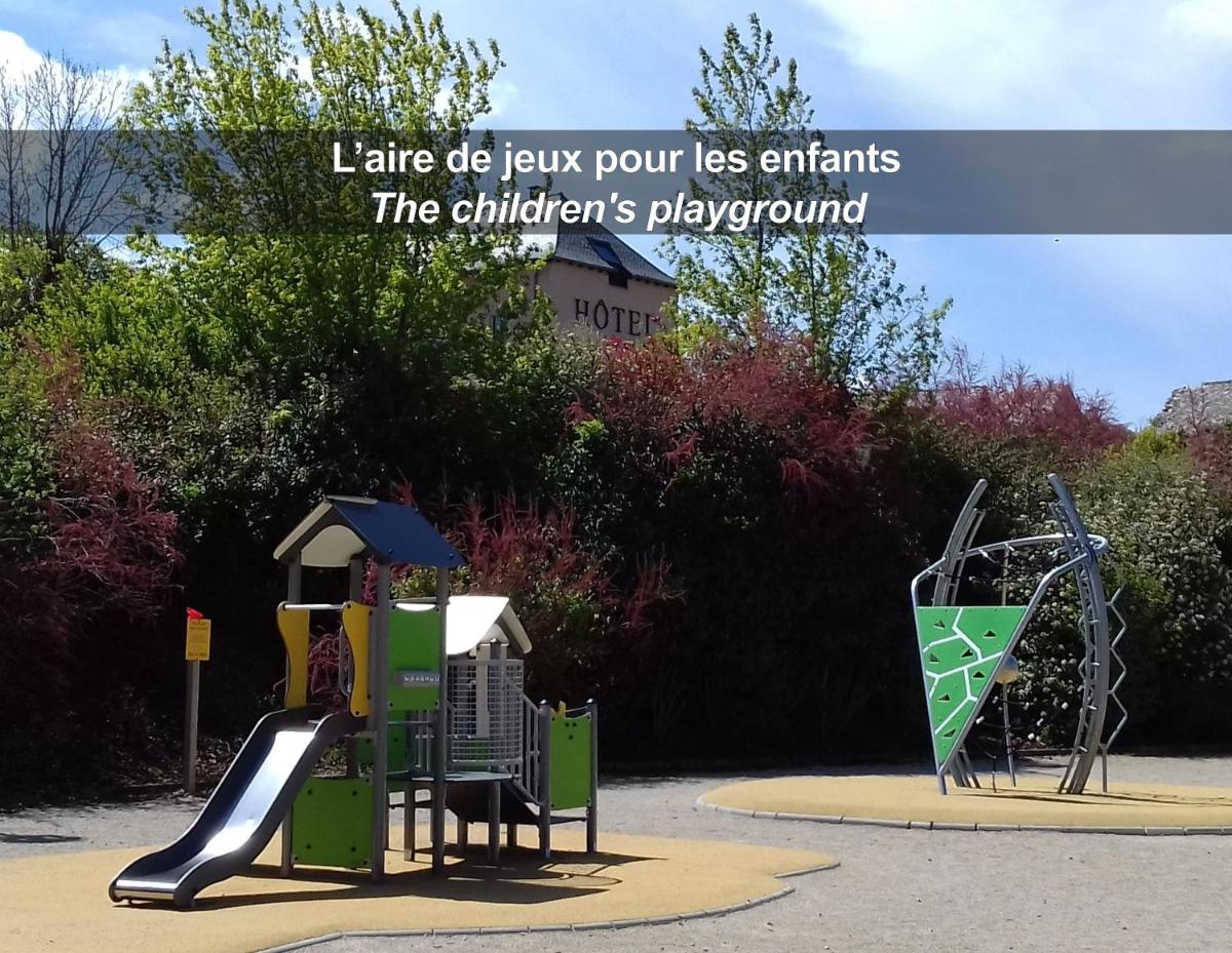 HÔTEL LA FERME DE BOURRAN - RODEZ - parking privé avec bornes pour voitures électriques