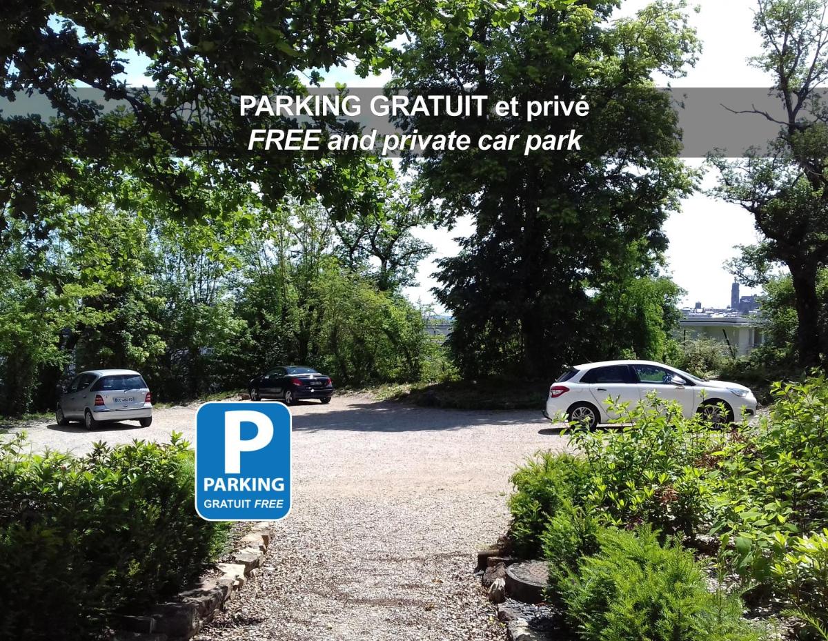 HÔTEL LA FERME DE BOURRAN - RODEZ - parking privé avec bornes pour voitures électriques