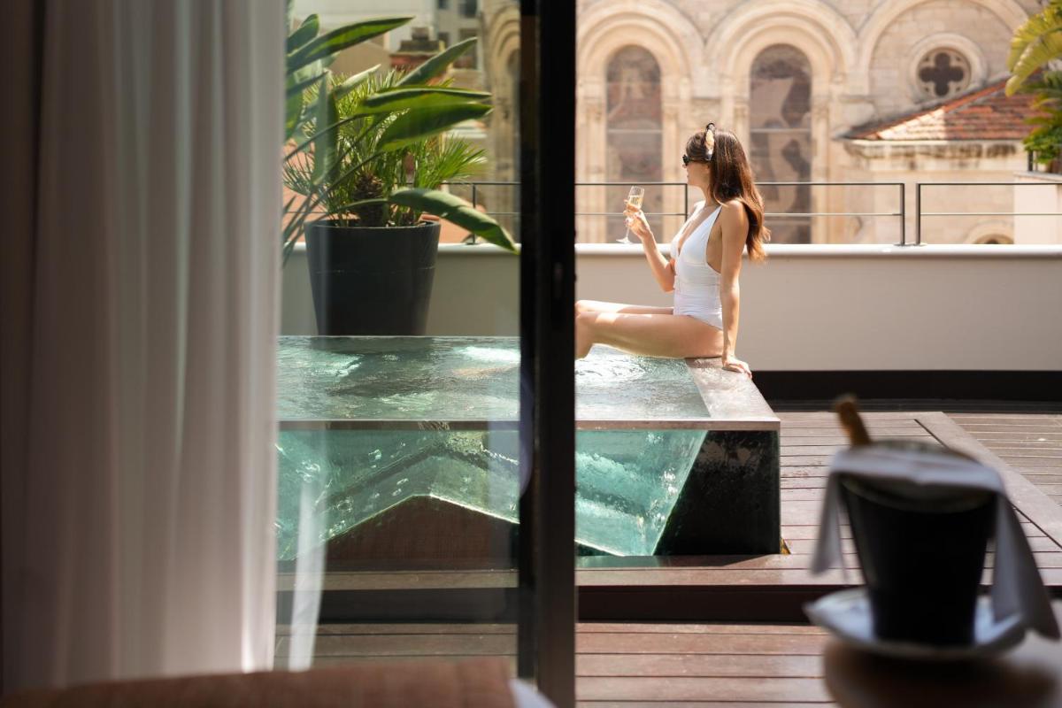 Five Seas by Inwood Hotels