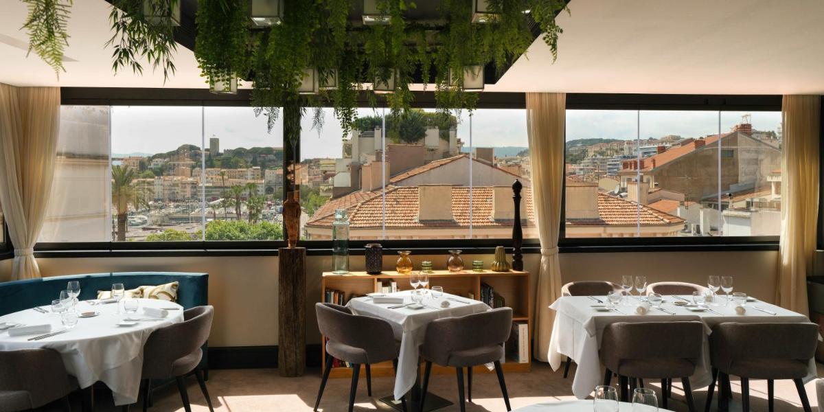 Five Seas by Inwood Hotels