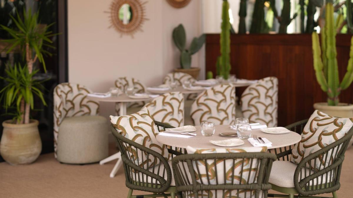 Five Seas by Inwood Hotels