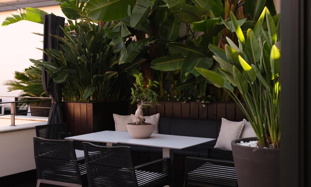 Five Seas by Inwood Hotels