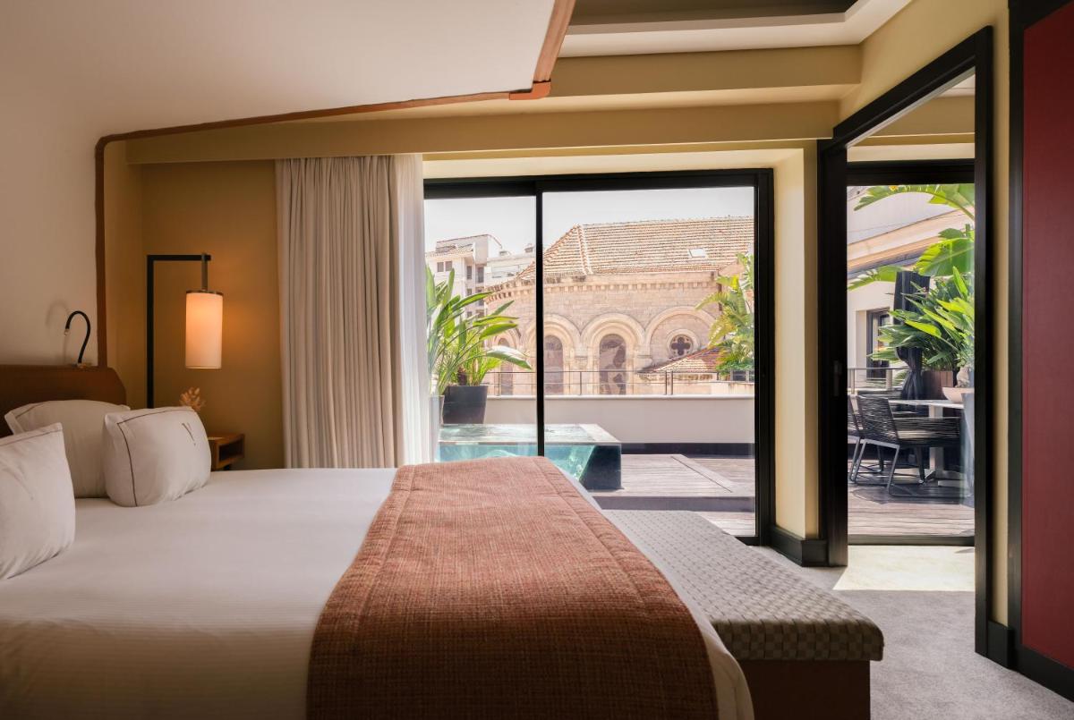 Five Seas by Inwood Hotels