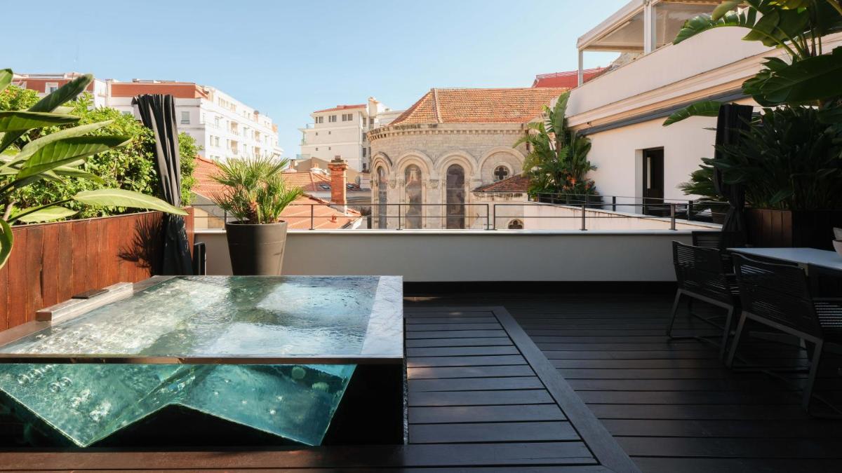 Five Seas by Inwood Hotels