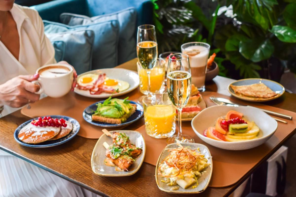 Five Seas by Inwood Hotels