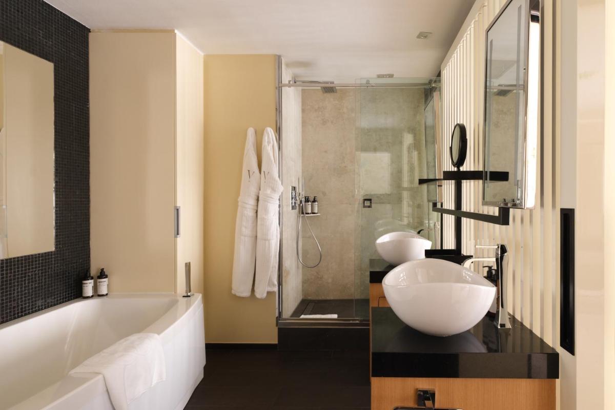 Five Seas by Inwood Hotels
