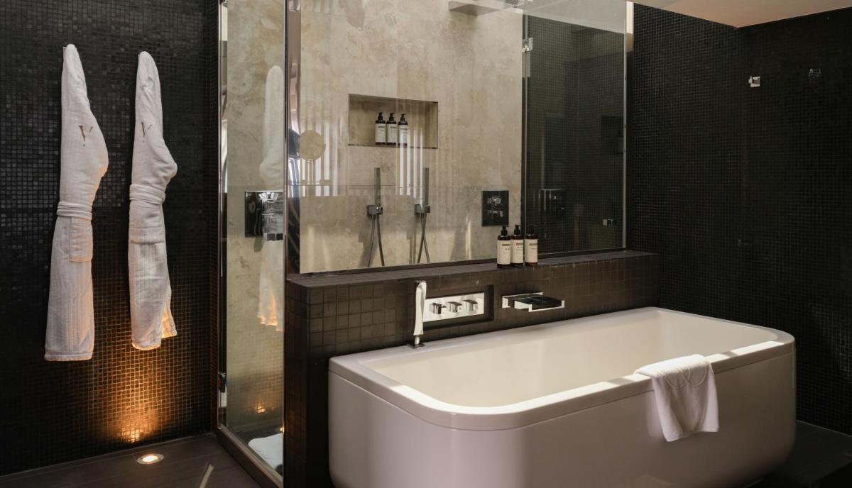 Five Seas by Inwood Hotels