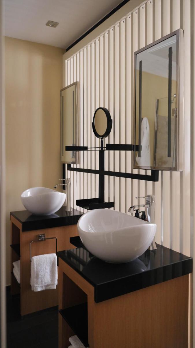 Five Seas by Inwood Hotels