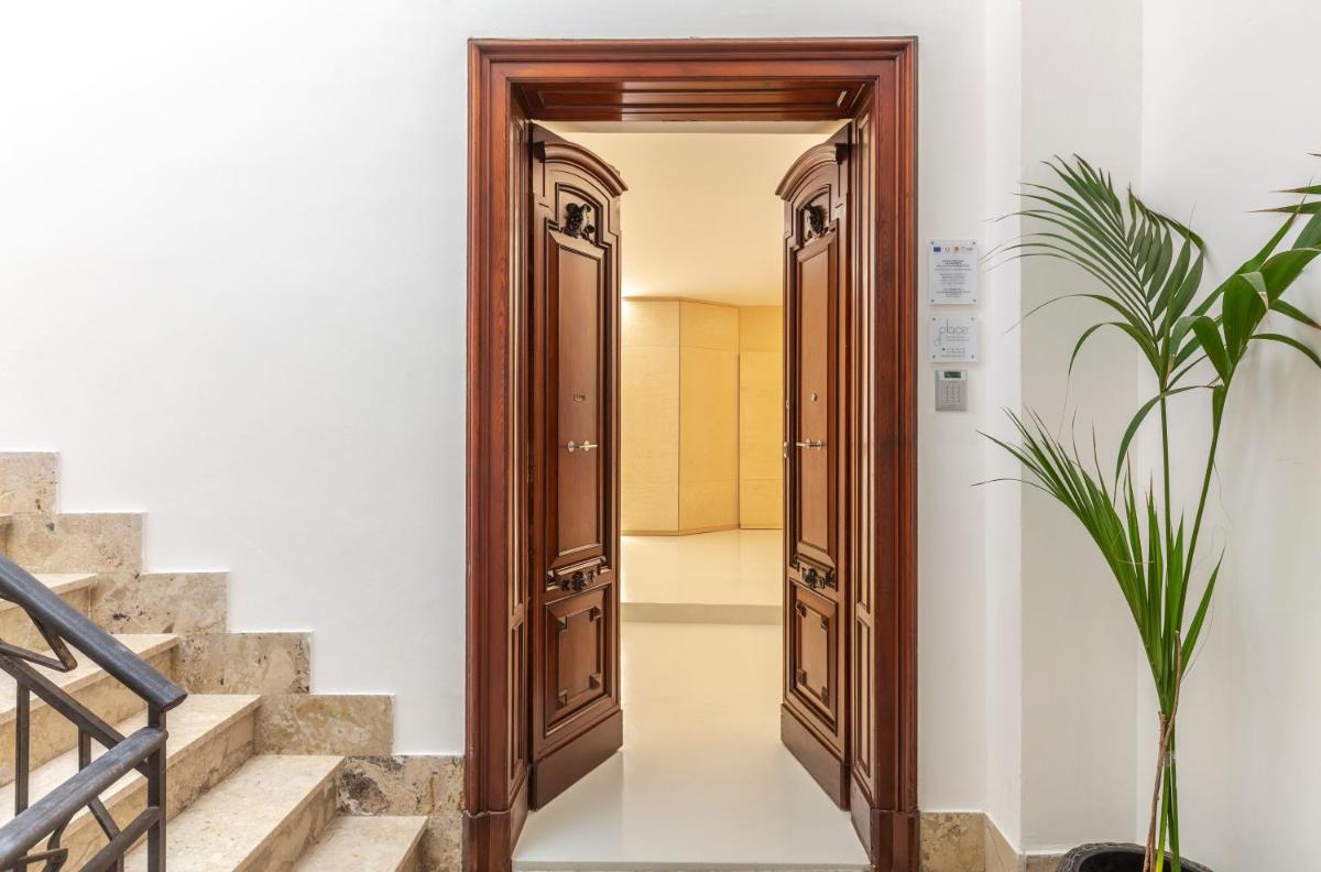 Fiveplace Design Suites & Apartments