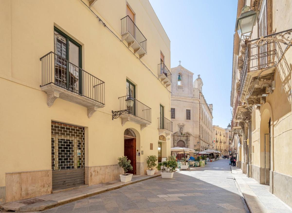 Fiveplace Design Suites & Apartments