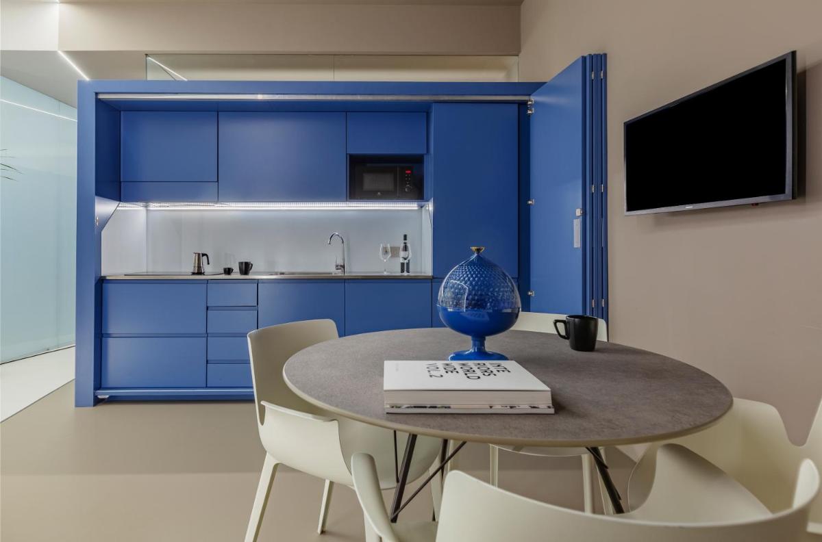 Fiveplace Design Suites & Apartments