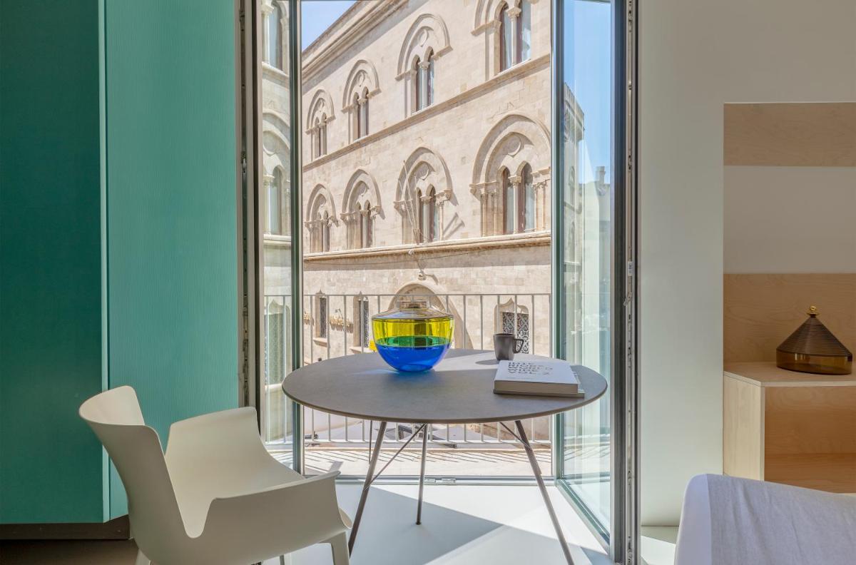 Fiveplace Design Suites & Apartments