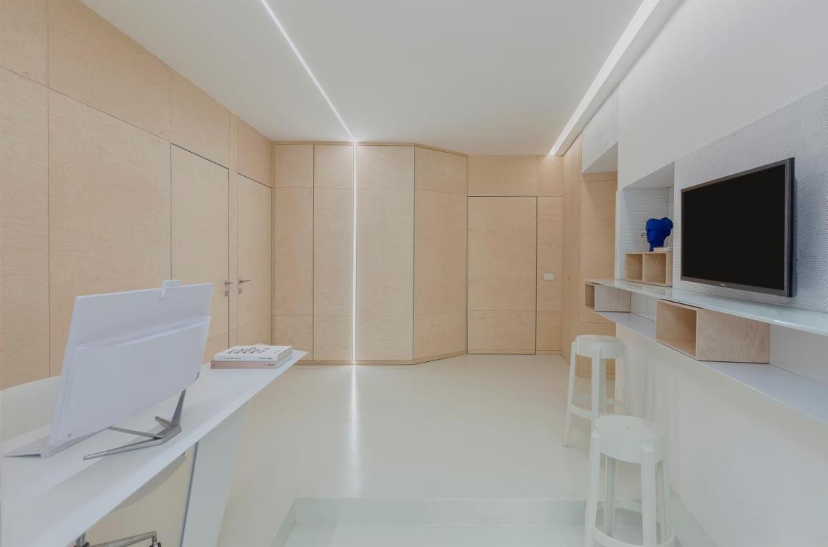 Fiveplace Design Suites & Apartments