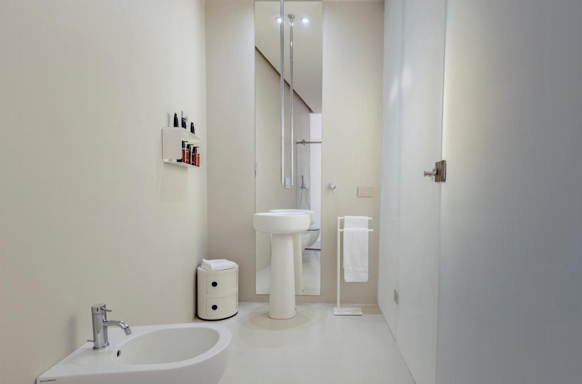 Fiveplace Design Suites & Apartments