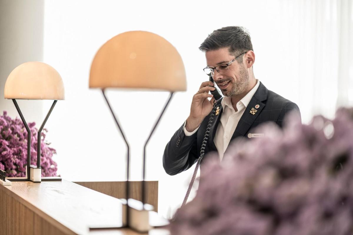 Four Seasons Astir Palace Hotel Athens