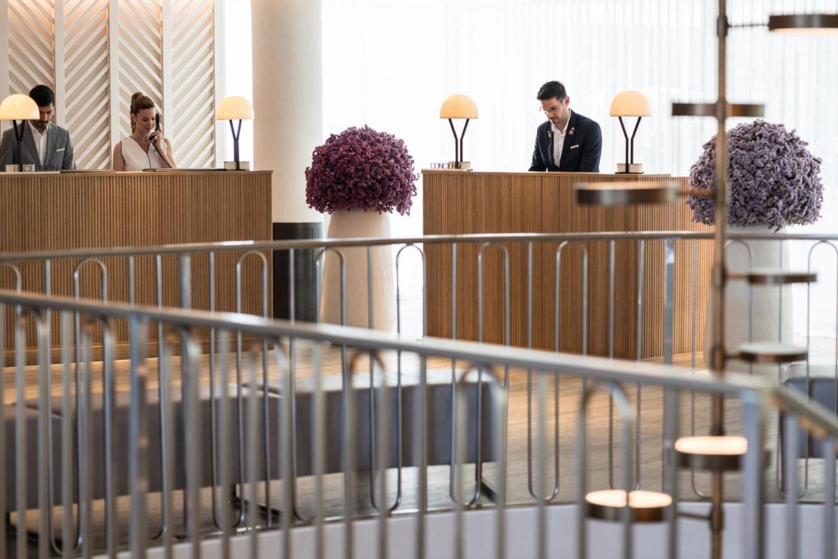 Four Seasons Astir Palace Hotel Athens