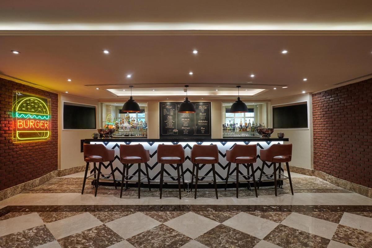 Four Seasons Cairo At The First Residence