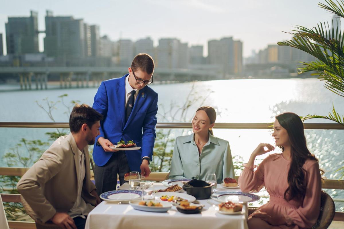 Four Seasons Hotel Abu Dhabi at Al Maryah Island