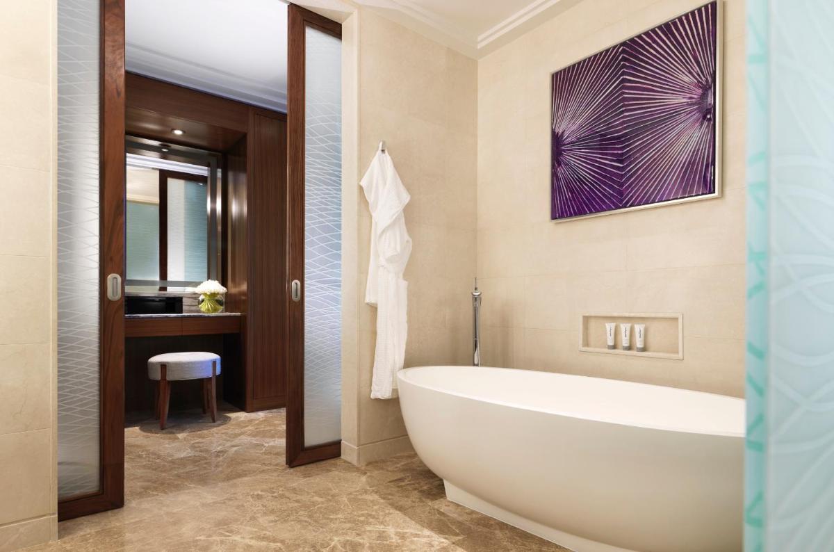 Four Seasons Hotel Abu Dhabi at Al Maryah Island