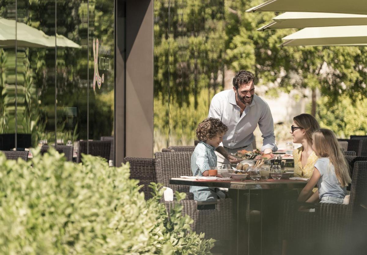 Four Seasons Hotel Bahrain Bay