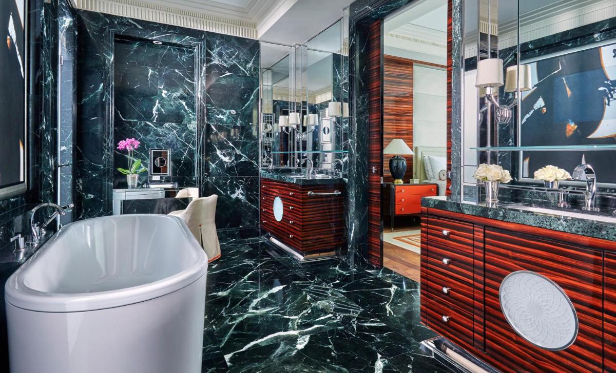 Four Seasons Hotel Bahrain Bay