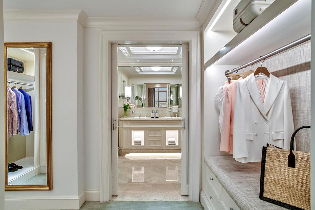 Four Seasons Hotel Cairo at Nile Plaza