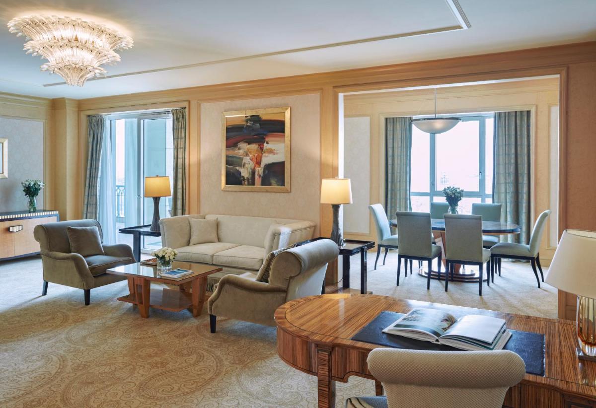 Four Seasons Hotel Cairo at Nile Plaza